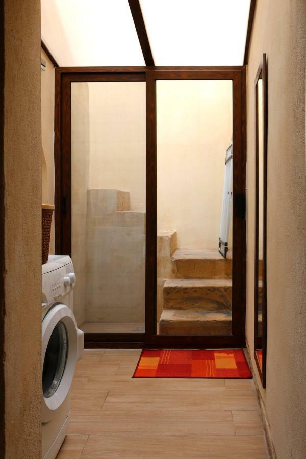 5 Minute Walk From Malta Airport Villa Gudja Екстериор снимка