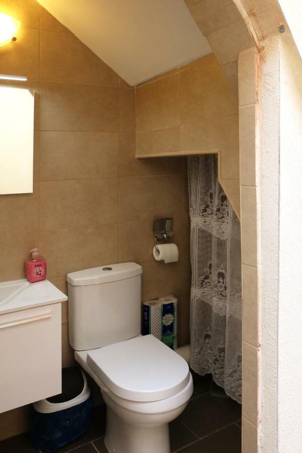 5 Minute Walk From Malta Airport Villa Gudja Екстериор снимка